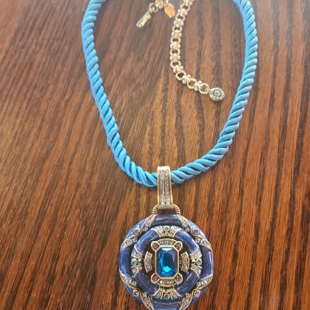 Blue velvet cord necklace - Picture 2 of 4